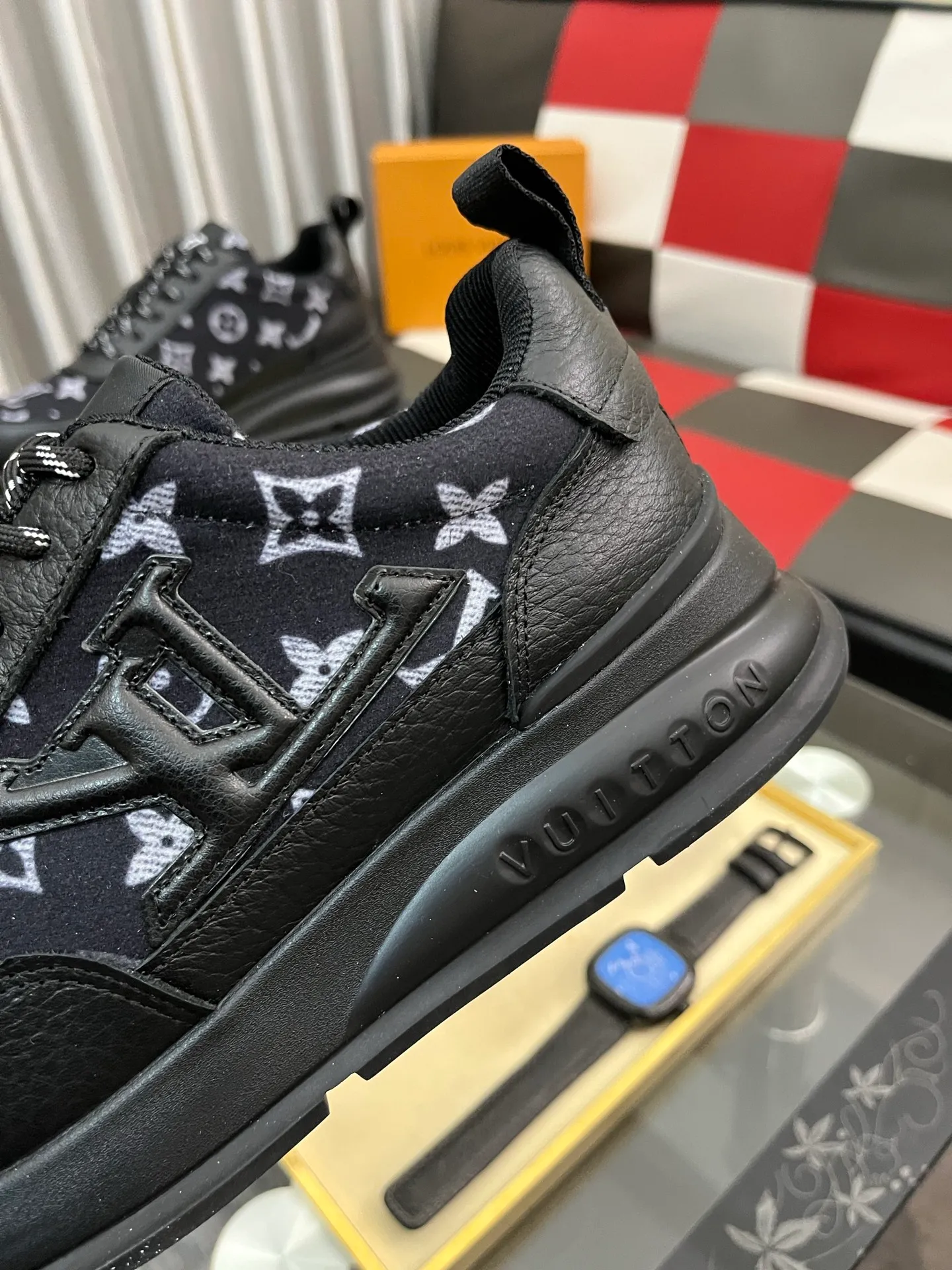 Men's shoes 💰: 438⌚️⌚️[LOUIS VUITTON] Same style as Louis Vuitton* official website🚹Men's high-top casual shoes❤️Same style as popular celebrities ~ best-selling at home and abroad Lv focuses on the checkerboard series...Imported first-layer cowhide with special fabrics➕Full sheepskin lining➕Brand-specific hollow outsole💎Number of codes: 38-443️⃣Colors available